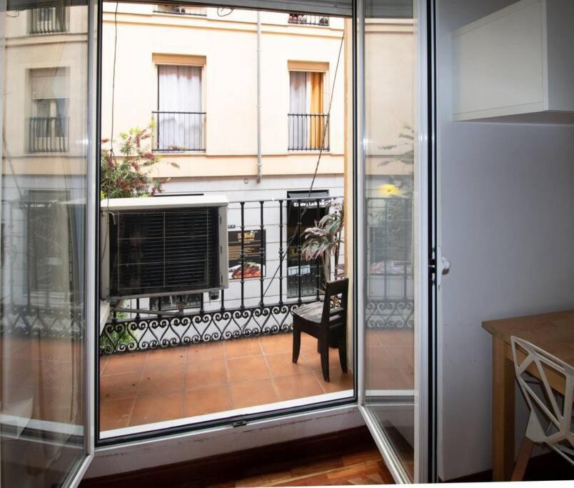 Exclusivo Y Acogedor Apartamento Con Balcon En Chueca, Con Aire Acondicionado Y Calefaccion Madrid Esterno foto