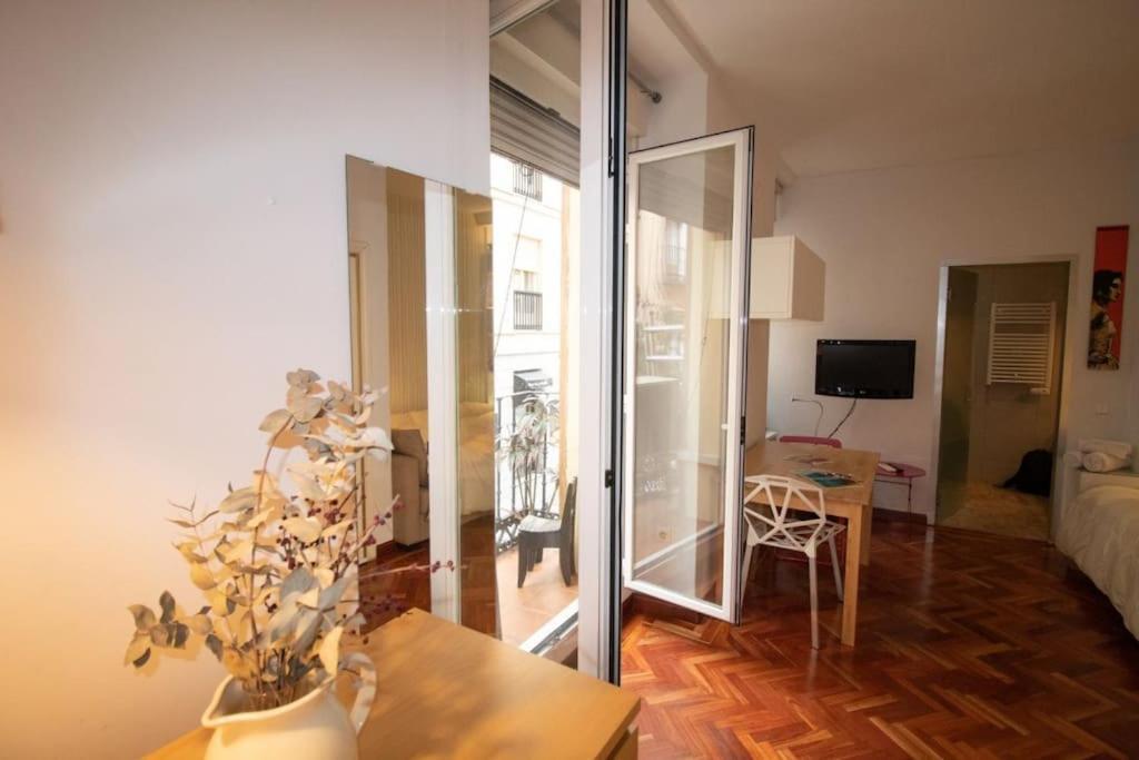Exclusivo Y Acogedor Apartamento Con Balcon En Chueca, Con Aire Acondicionado Y Calefaccion Madrid Esterno foto