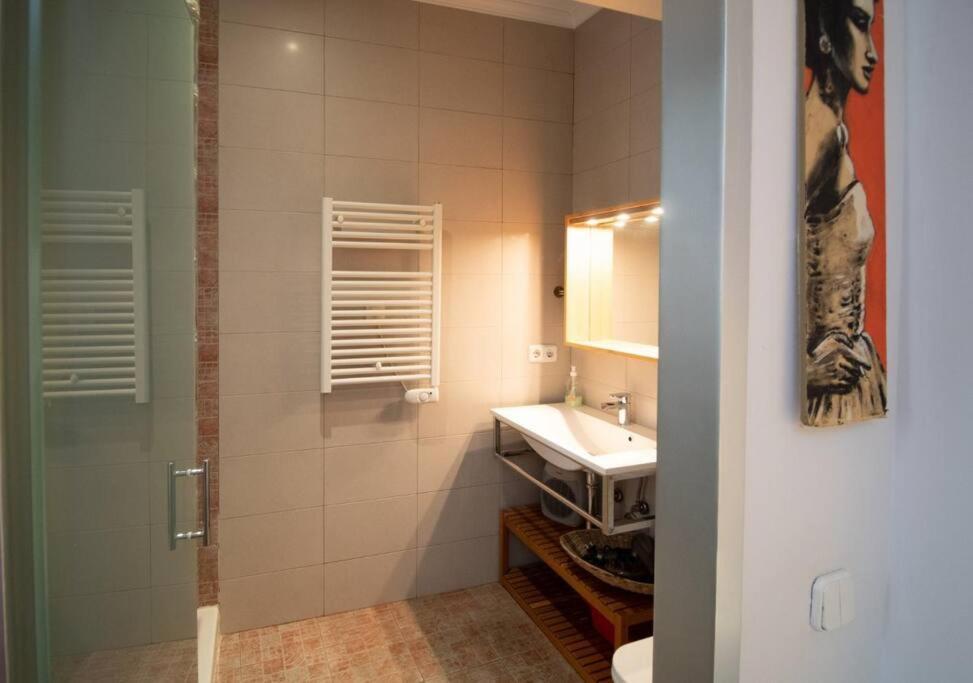 Exclusivo Y Acogedor Apartamento Con Balcon En Chueca, Con Aire Acondicionado Y Calefaccion Madrid Esterno foto