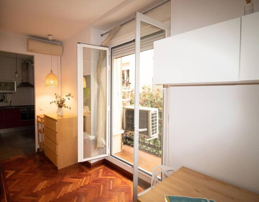 Exclusivo Y Acogedor Apartamento Con Balcon En Chueca, Con Aire Acondicionado Y Calefaccion Madrid Esterno foto