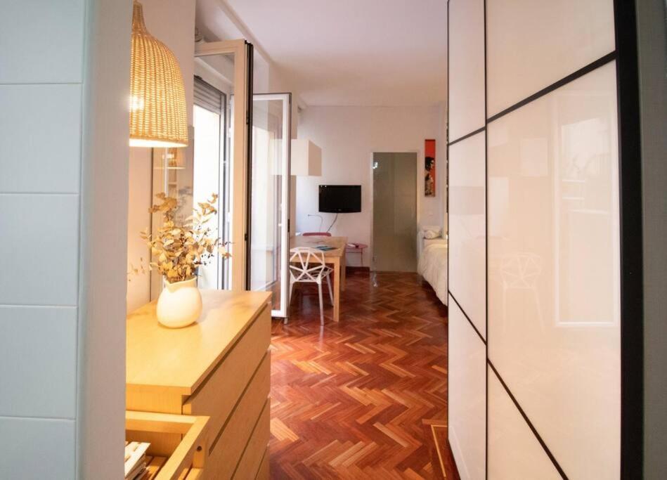 Exclusivo Y Acogedor Apartamento Con Balcon En Chueca, Con Aire Acondicionado Y Calefaccion Madrid Esterno foto